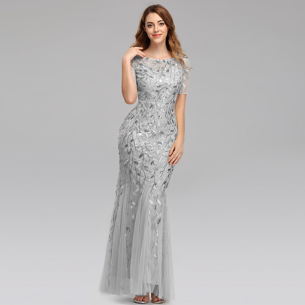 Fudus Spitzen-Abendkleid