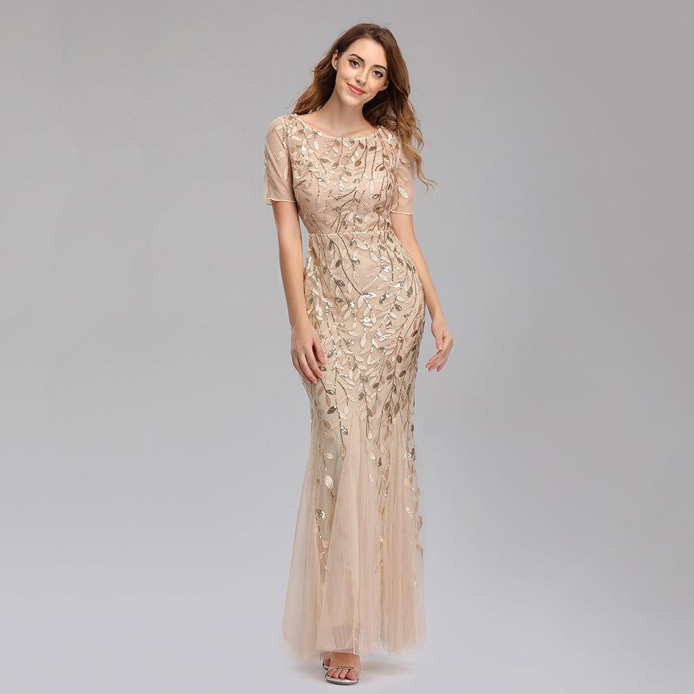 Fudus Spitzen-Abendkleid