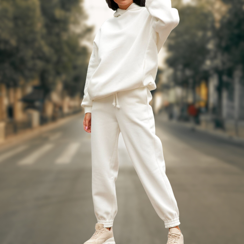 Amalia: Elegantes und modisches Hoodie-Hosen-Set für entspannten Winterlook