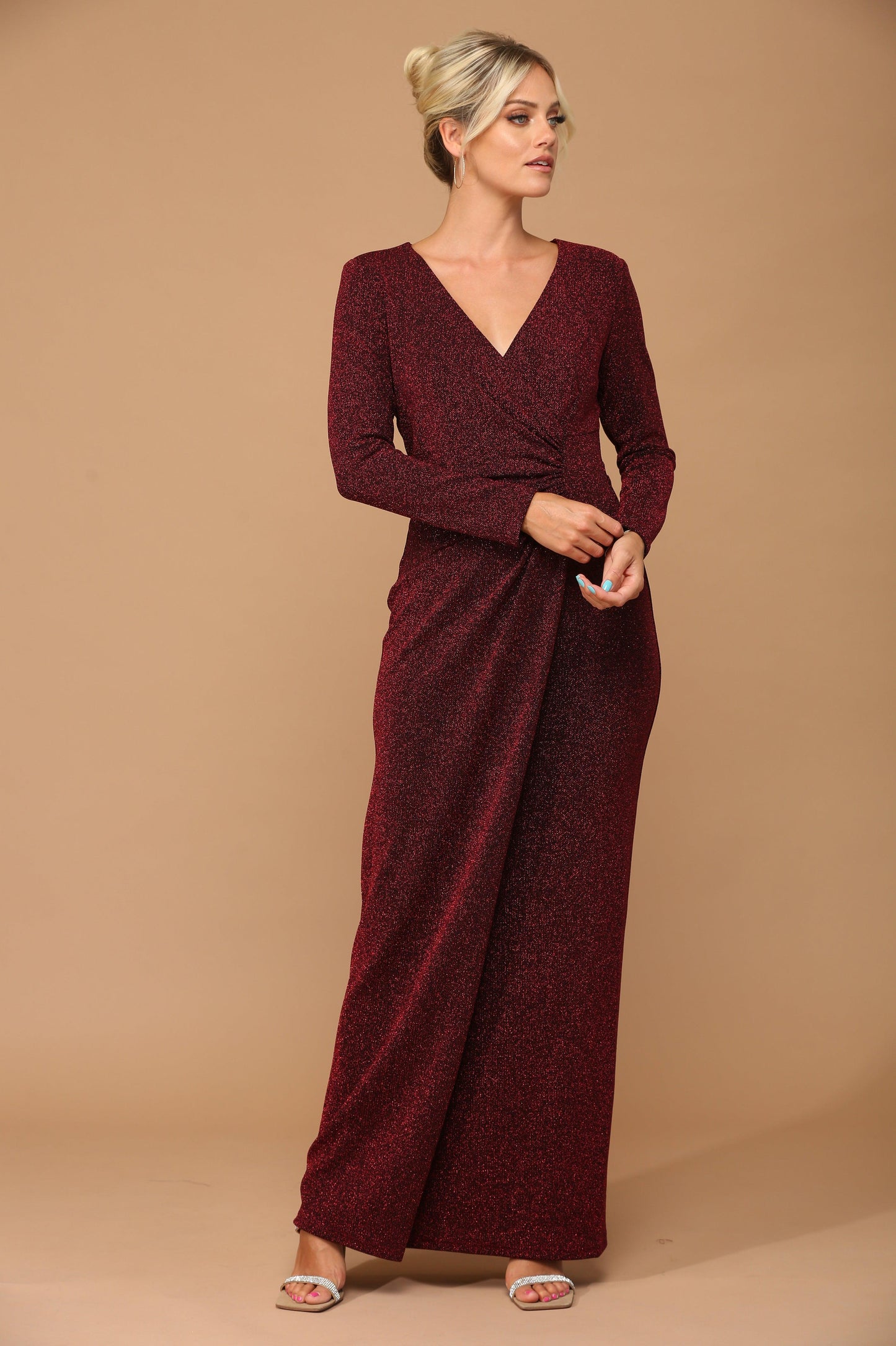 Robe Longue Métallisée Pour Mère De La Mariée Avec Encolure En V Et Manches Longues