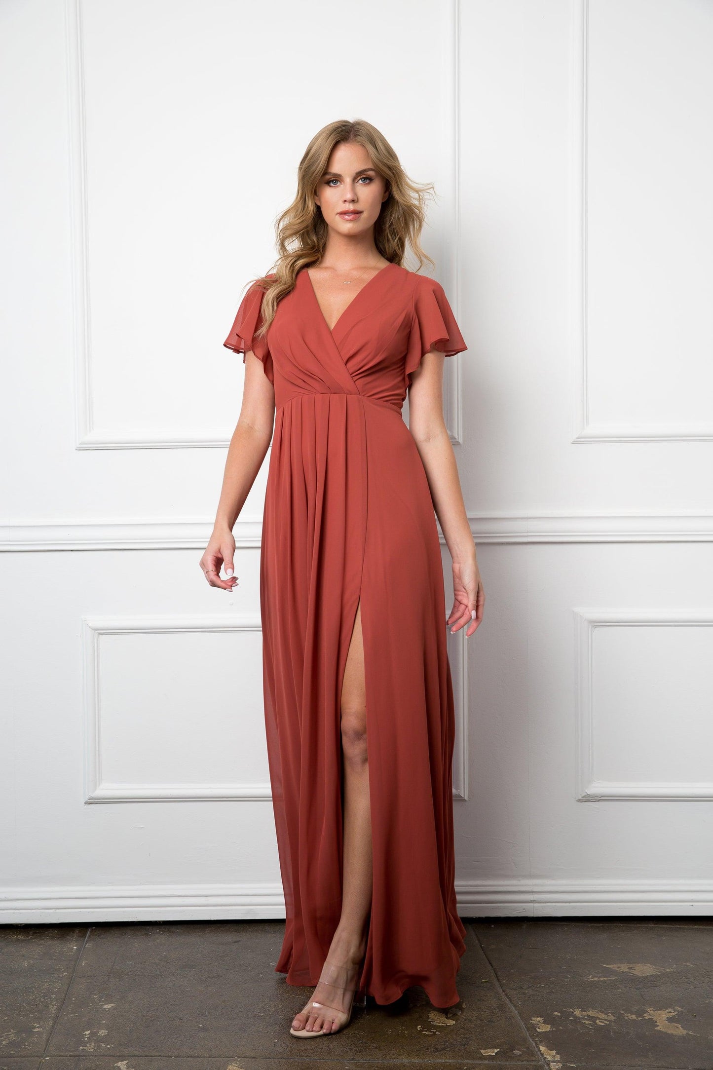 Robe En Chiffon Pour Mère De La Mariée À Manches Courtes Décolleté En V Et Fente Haute Longue