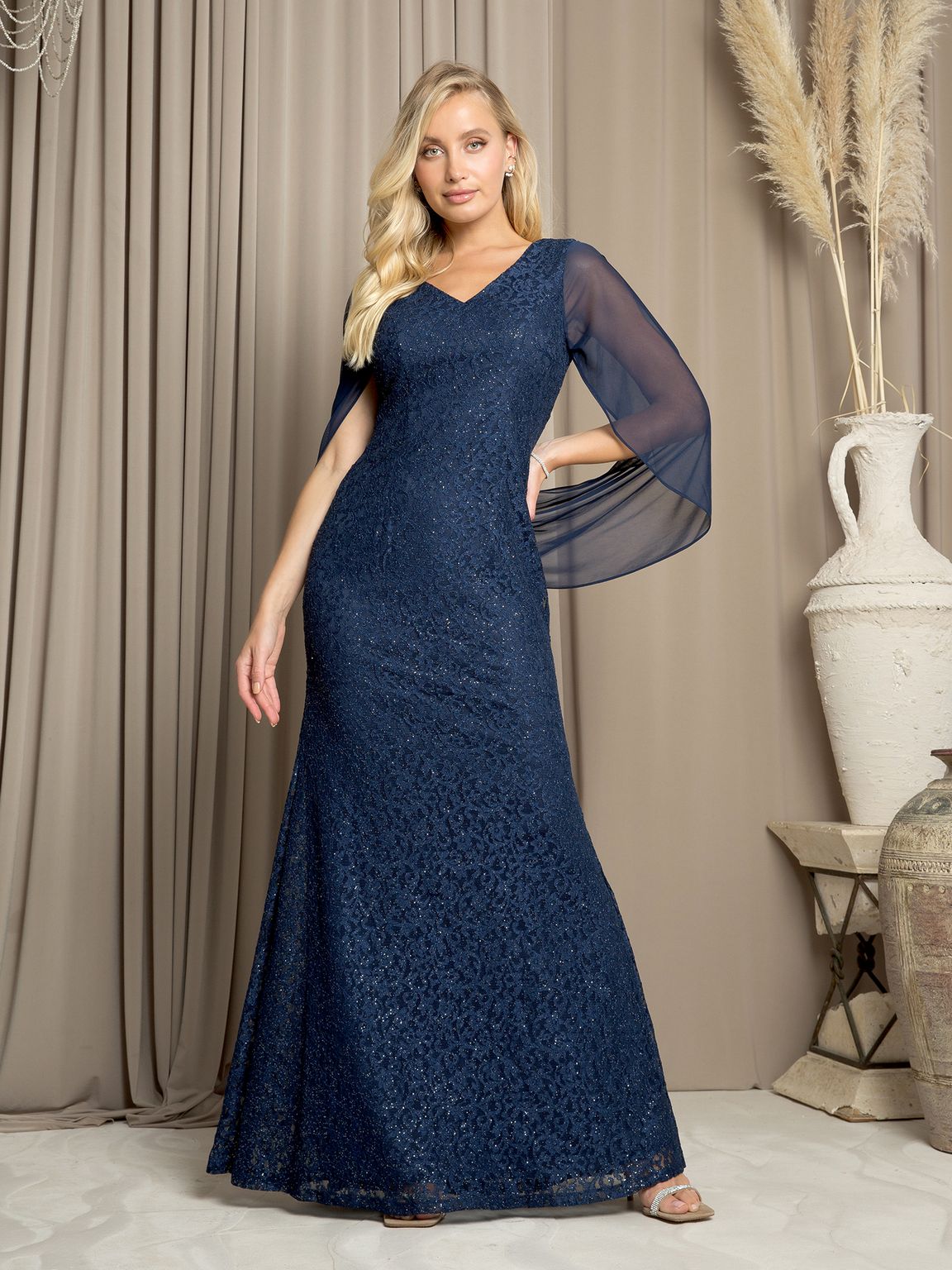 Robe Longue Formelle En Dentelle Pour Mère De La Mariée Eva Fashion 3471 Avec Manches Cape Et Dos Chiffon