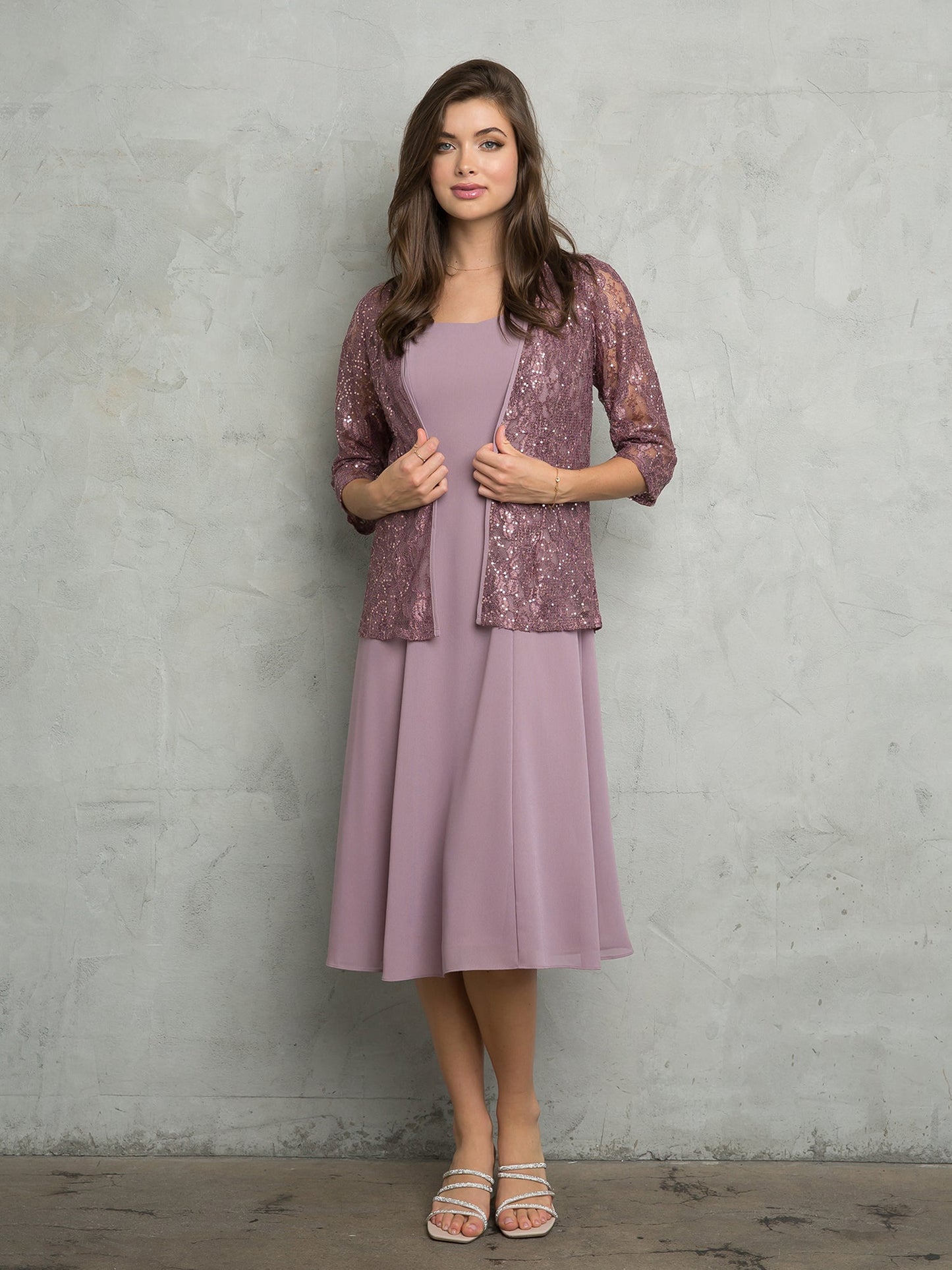 Ensemble Deux Pièces Court Pour Mère De La Mariée Avec Veste En Dentelle Et Robe En Georgette Eva Fashion 3489
