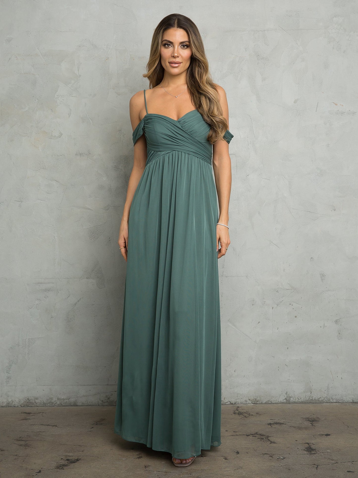 Robe Longue A Line Eva Fashion 3494 Taille Empire Chiffon Extensible Bretelles Ajustables Décolleté Épaules Décolletées
