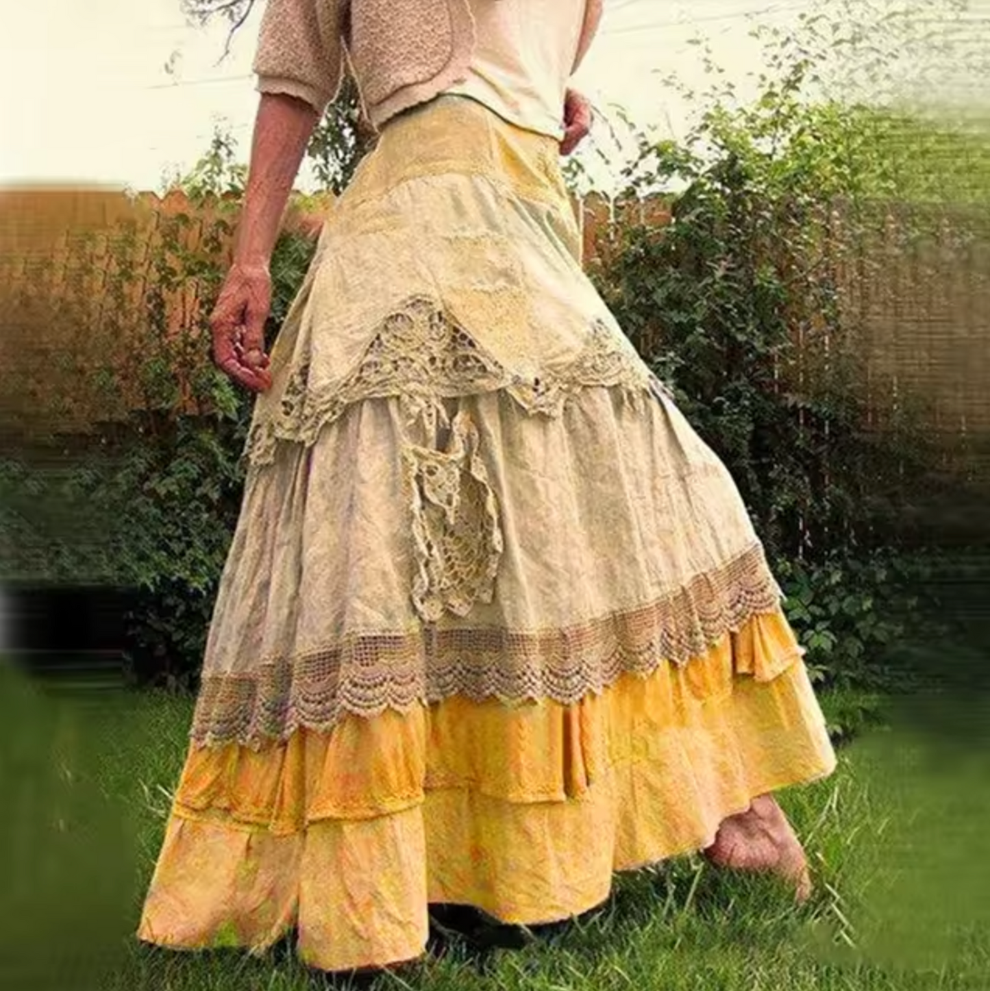 Fudus langer, überlagerter Rock im Boho-Stil