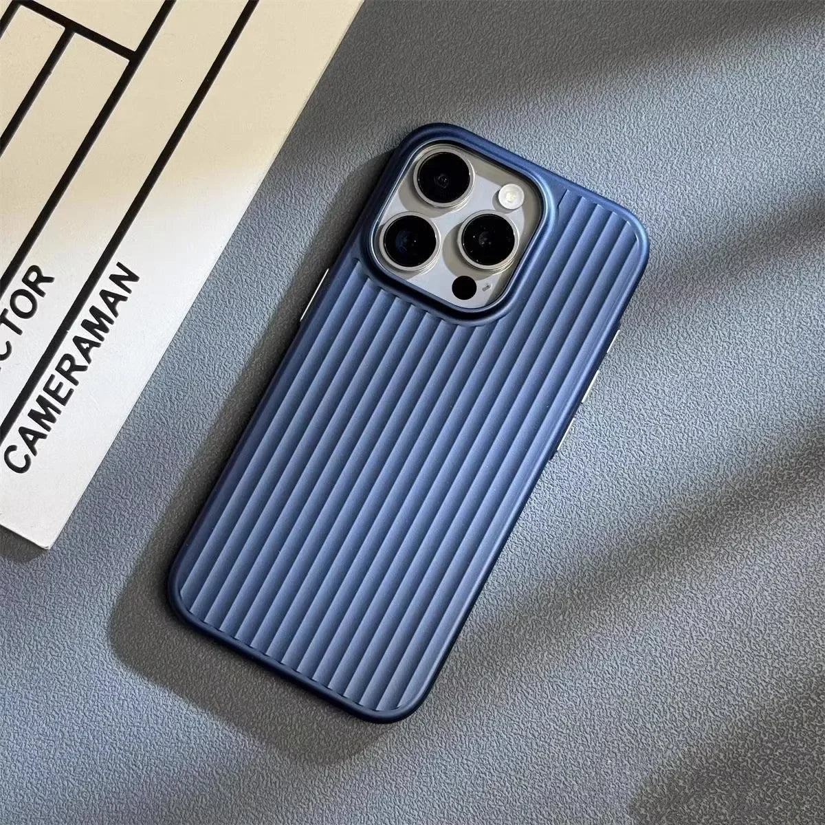 Coque Téléphone Métallisée à Rainures Amawinc Défense Minimaliste et Adhérence Supérieure