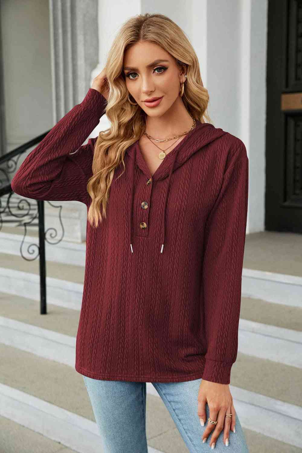 Damen Kapuzenpullover aus Kabelstrick mit langen Ärmeln