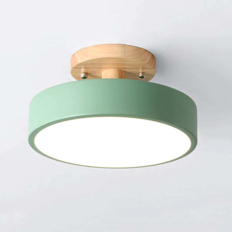 Holz-LED-Deckenleuchte im modernen Design