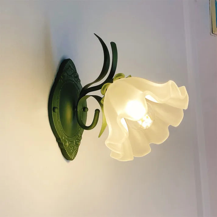 Wandleuchte mit Maiglöckchen-Blumenmotiv
 - OnyxLampen