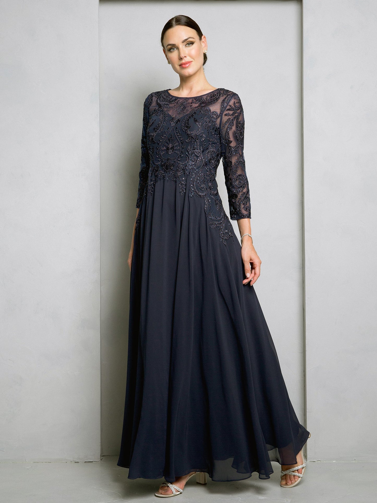 Robe Longue Formelle Pour Mère De La Mariée Eva Fashion EV5248 En Chiffon Avec Corsage En Dentelle Et Manches Trois Quarts