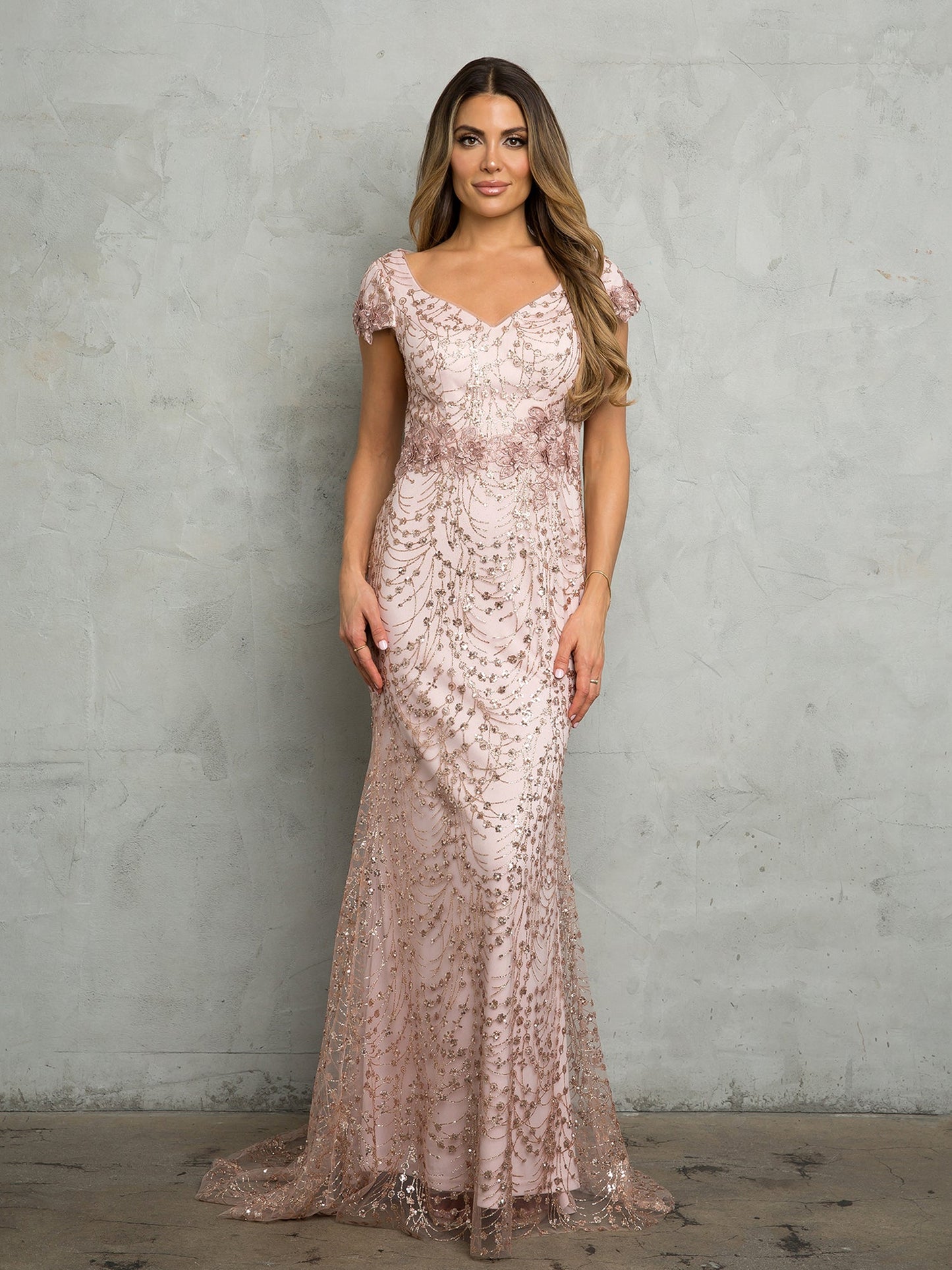 Robe Longue De Soirée Eva Fashion 5266 Avec Paillettes Et Appliques En Dentelle Et Manches Courtes
