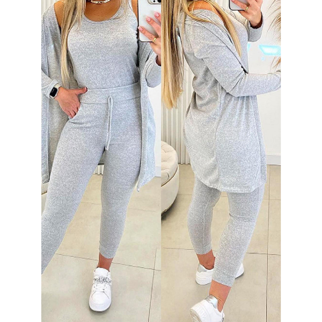 Dreiteiliger Damen-Anzug: Freizeithose und Blazer