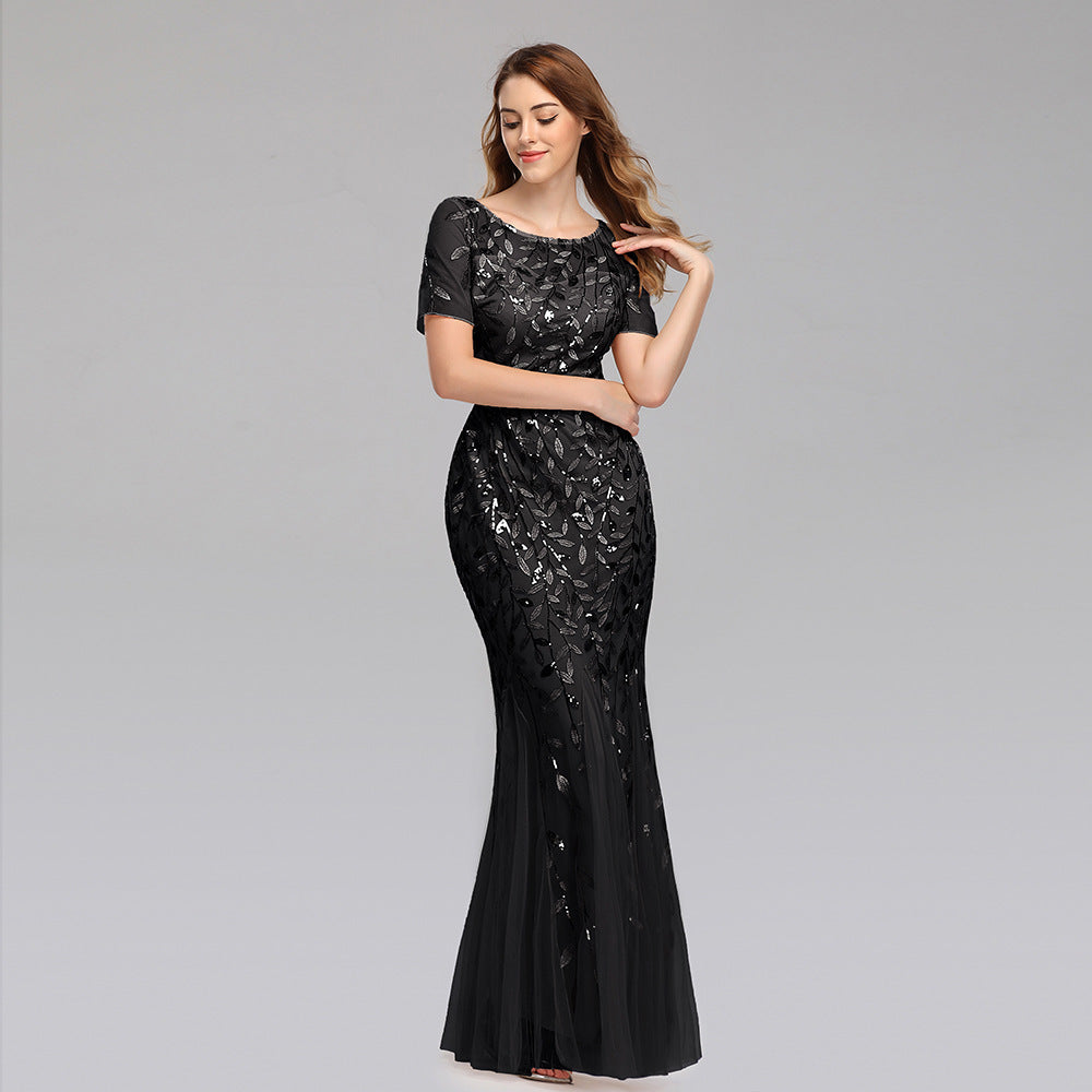 Fudus Spitzen-Abendkleid
