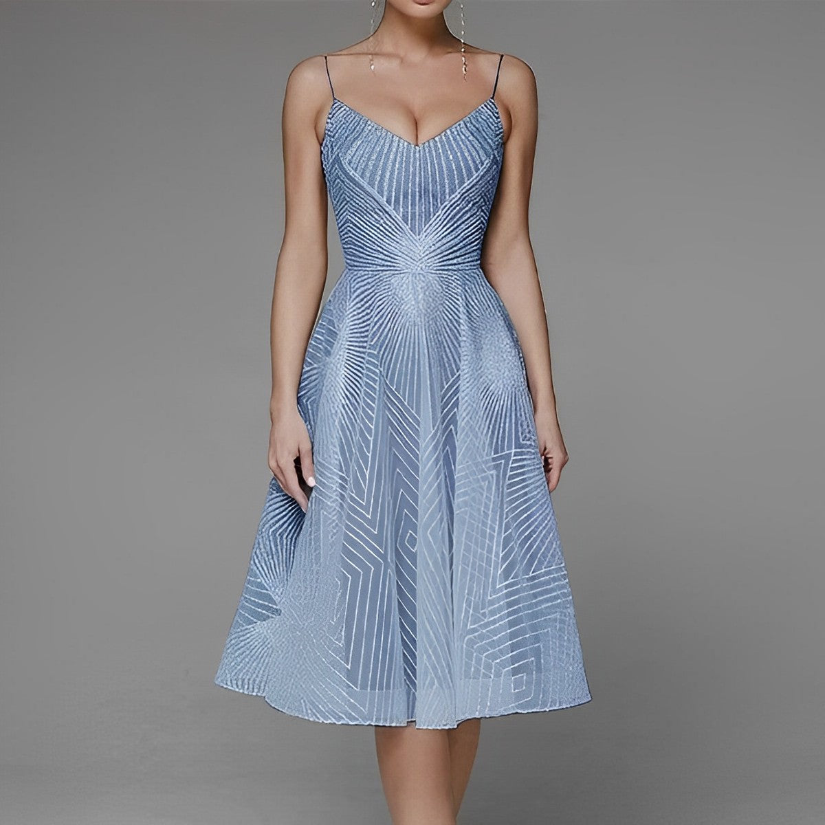 Klassisch-elegantes Abendkleid mit symmetrischem Schnitt