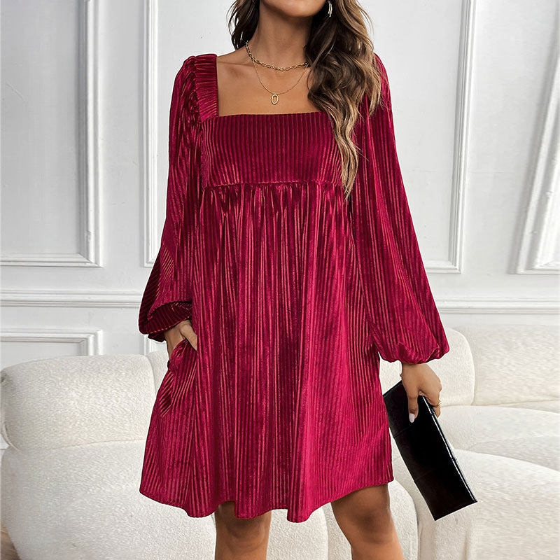 Robe Velours Bellamy Vert Émeraude Mini Pour Soirées Élégantes Avec Décolleté Carré Et Plis Verticales
