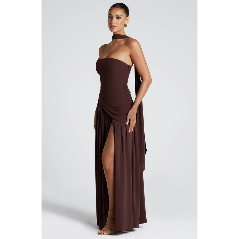 Robe Isaré Sans Bretelles Longue Pour Soirée Moderne Amawinc Met En Valeur Clavicule Épaule Et Silhouette Sculptée