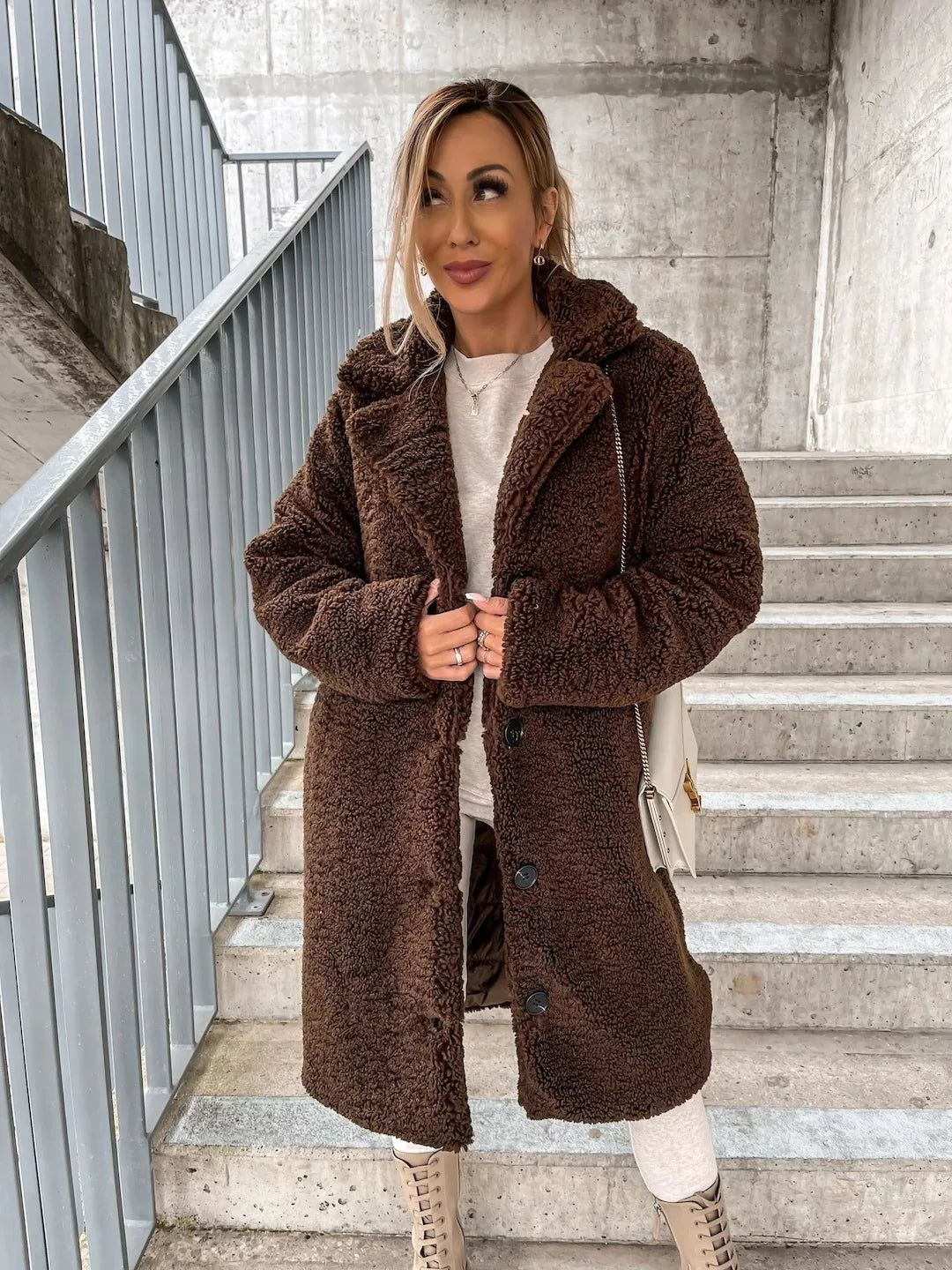 Emma Manteau Trench Peluche Élégant Pour Femme Chaud et Confortable Idéal Pour Journées Froides Hivernales