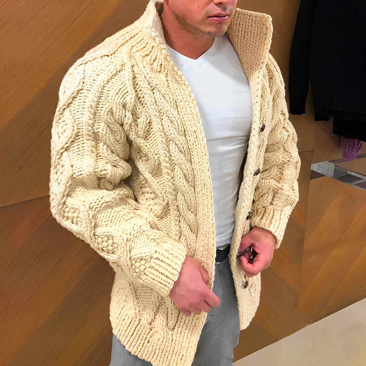 Adam: Warme Strickjacke im Zopfmuster