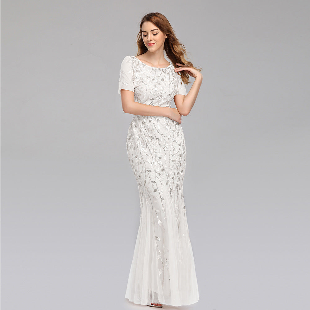 Fudus Spitzen-Abendkleid