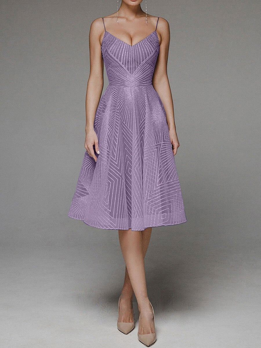 Fudus Sommerkleid mit Stickerei und Trägern