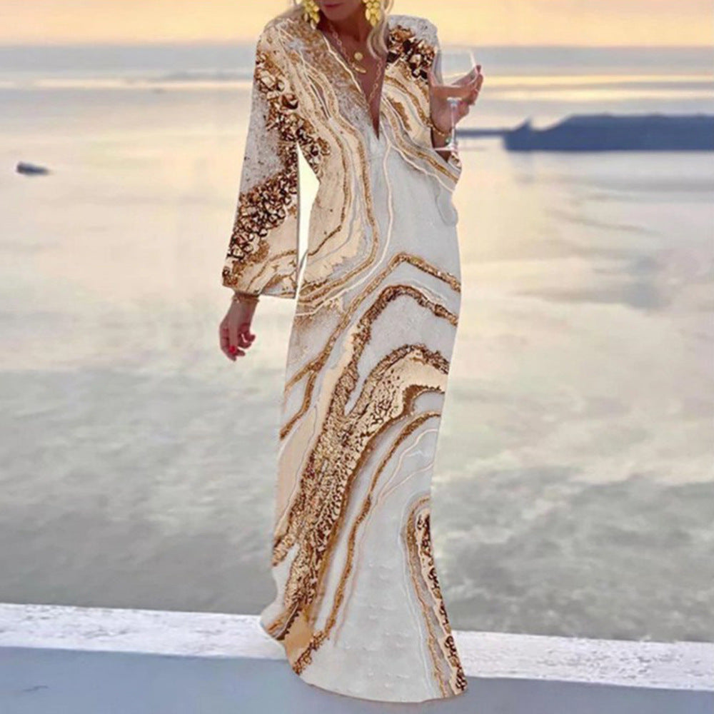 Strandkleid mit V-Ausschnitt, Chiffonärmeln und Taillierung von Fudus