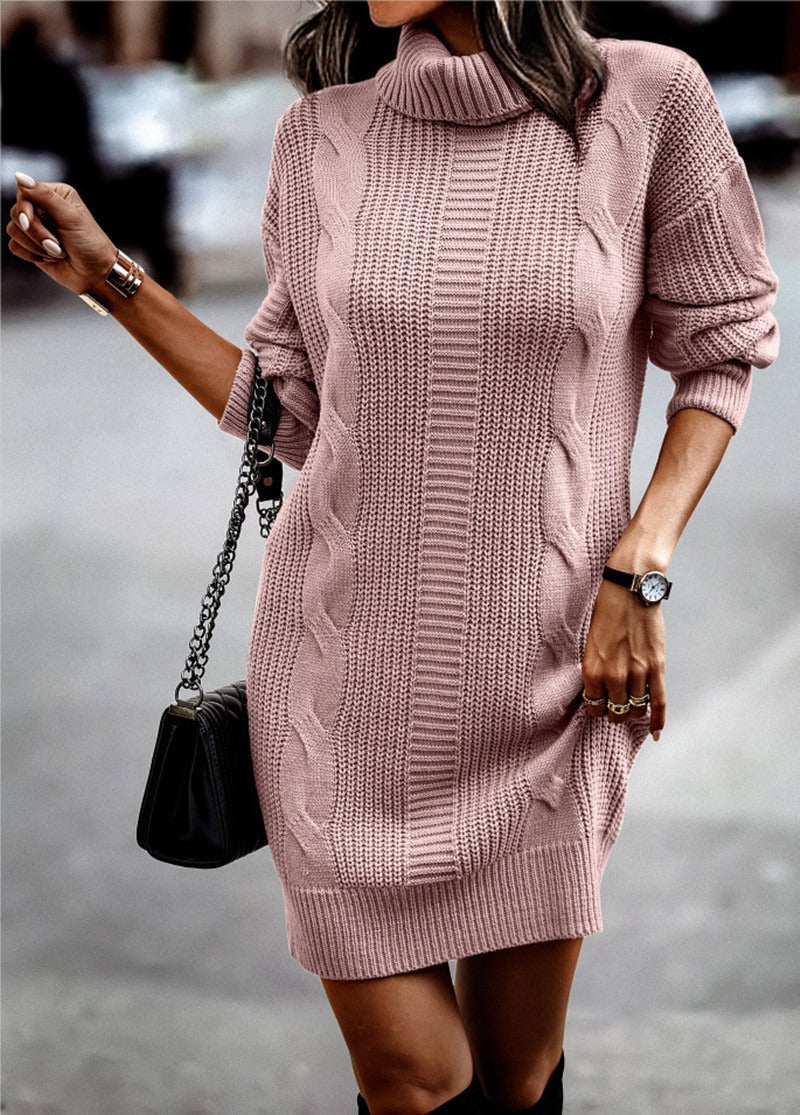 Strickkleid mit Rollkragen und langen Ärmeln von Carreen