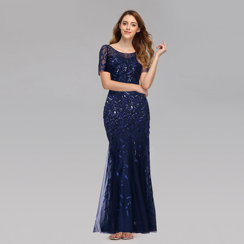Fudus Spitzen-Abendkleid