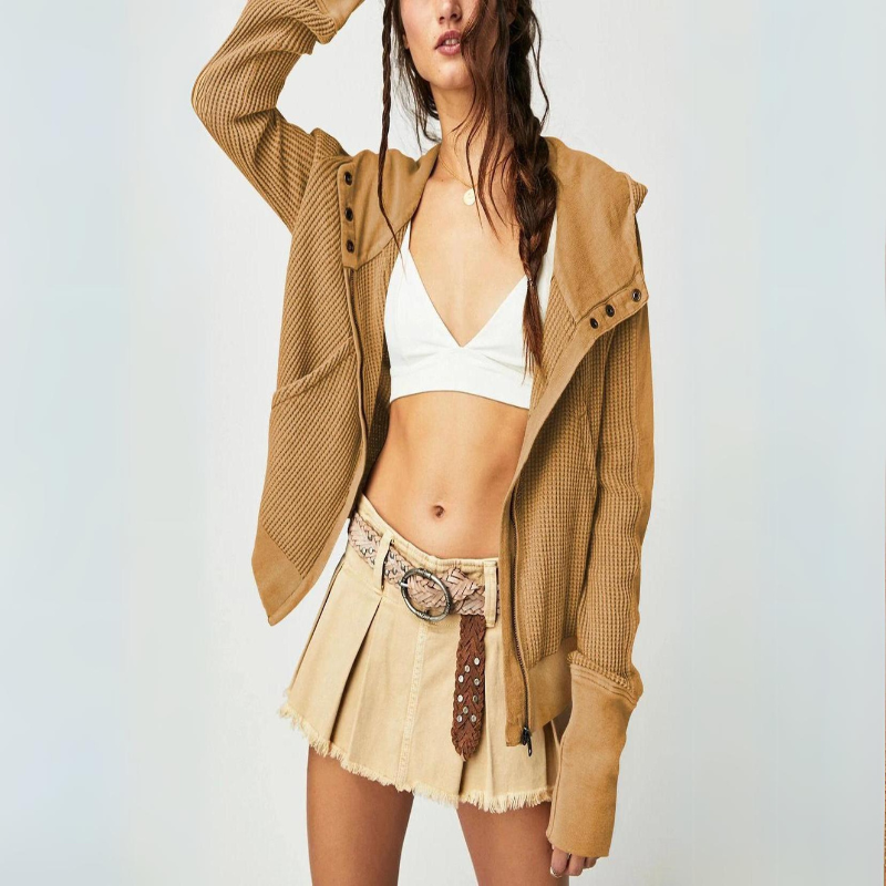 Sweat À Capuche Texturé Moderne Sans Effort Avec Fermeture Zip Hybride Bouton Unique Et Coupe Courte Léger Mais Chaud
