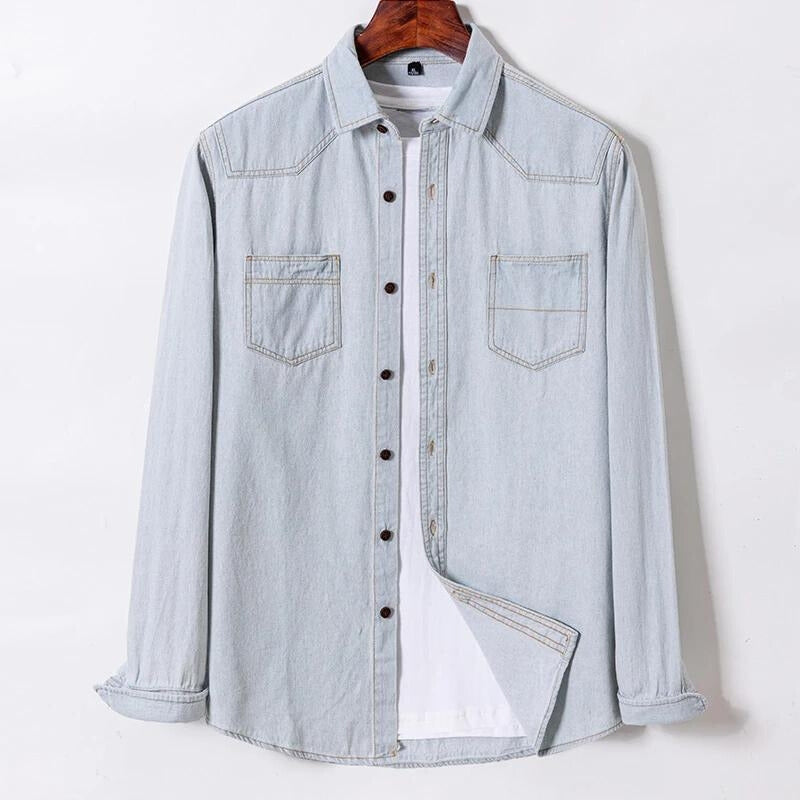 Chemise Denim Sylvi Col Pointu Avec Deux Poches En Coton 100 Pour Cent Élégante