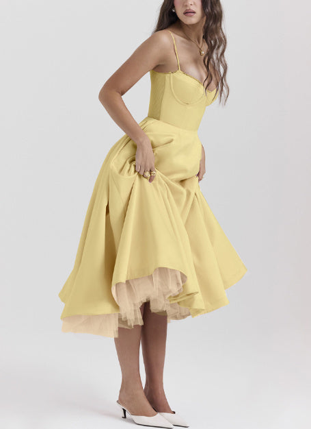 Fudus Kurzes Kleid mit Puffärmeln und V-Ausschnitt