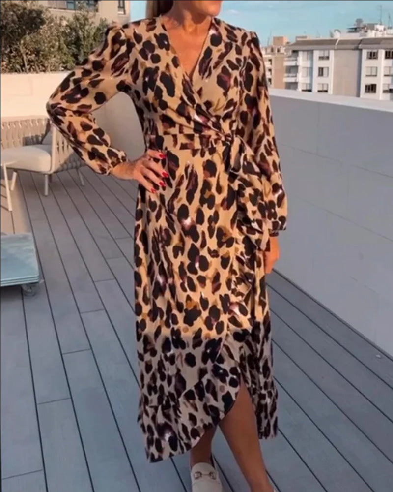 Fudus Langarmkleid mit sexy V-Ausschnitt und Leopardenmuster