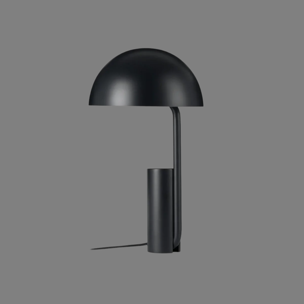 Tischlampe mit Kappe