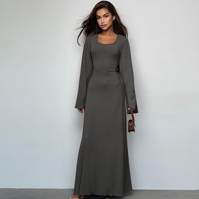 Sandra: Prinzessinnenkleid mit Schnürung im Rücken und Glockenärmeln