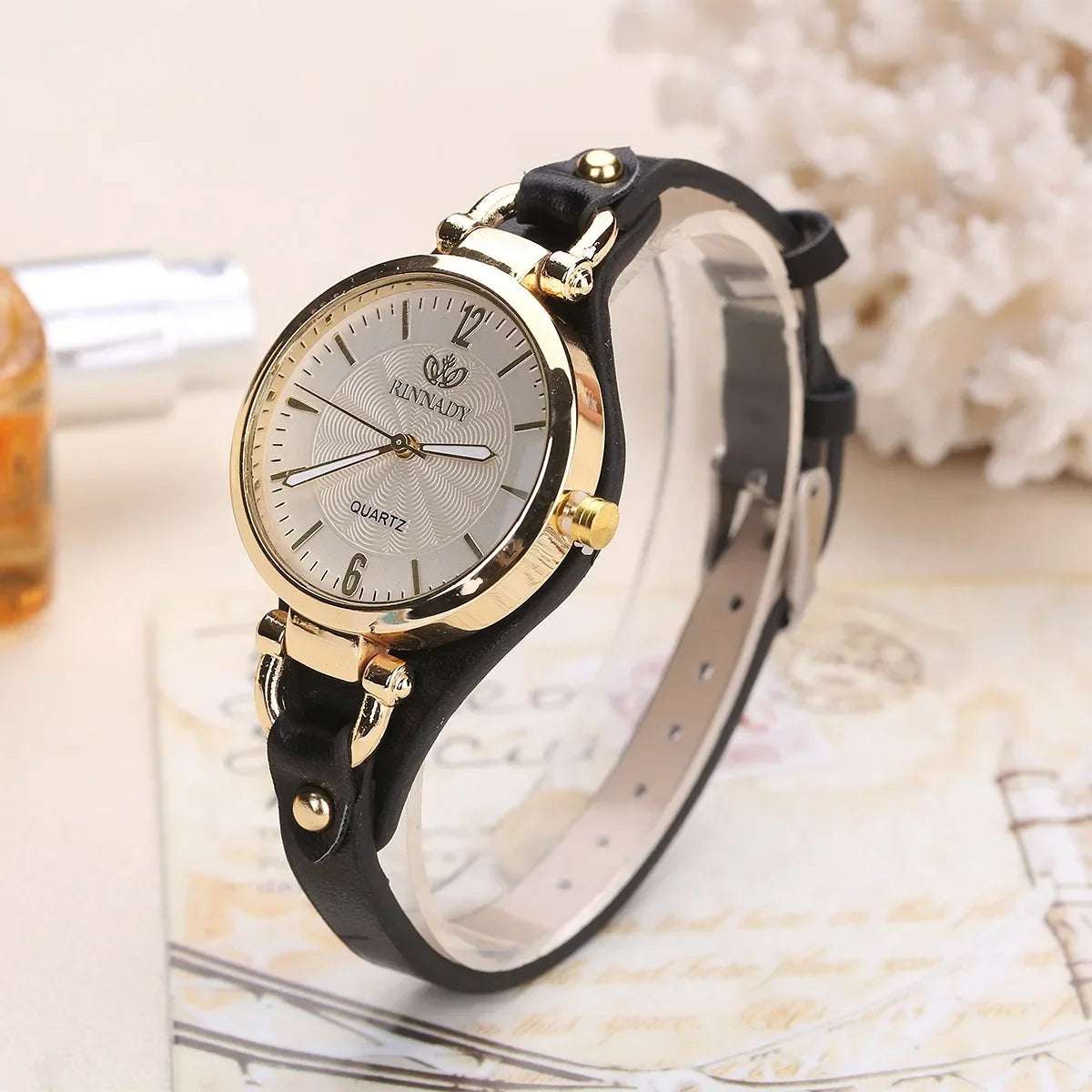 Sophie Montre Élégante en Cuir Végan et Acier Doré Mouvement Quartz Précis pour un Style Quotidien Raffiné