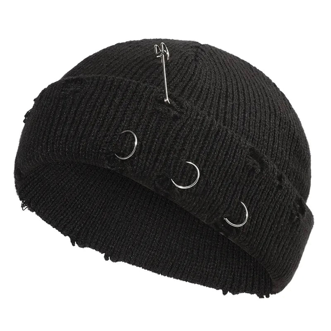 Bonnet Distress En Coton Riot Avec Anneaux Métalliques Pour Un Style Rebelle Disponible En Neuf Coloris