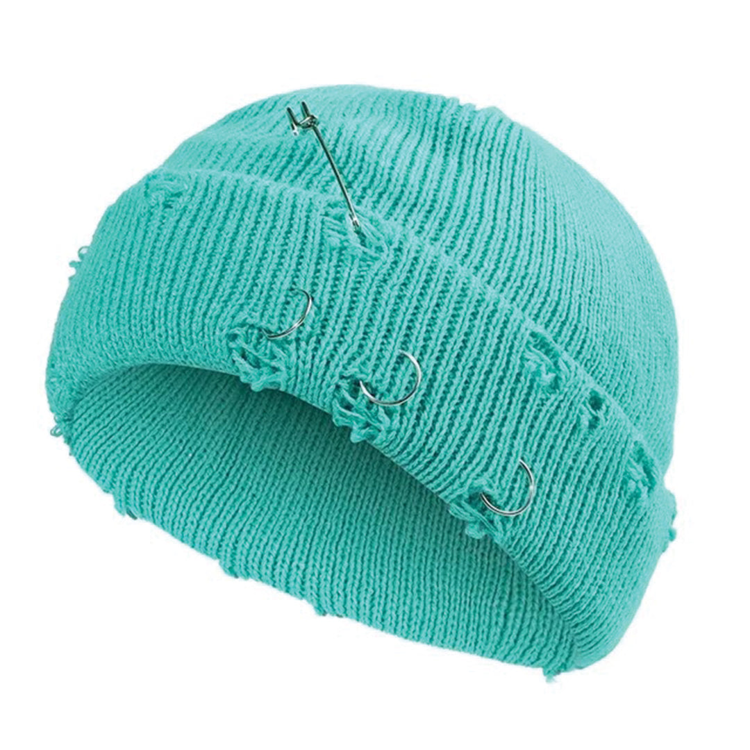 Bonnet Distress En Coton Riot Avec Anneaux Métalliques Pour Un Style Rebelle Disponible En Neuf Coloris