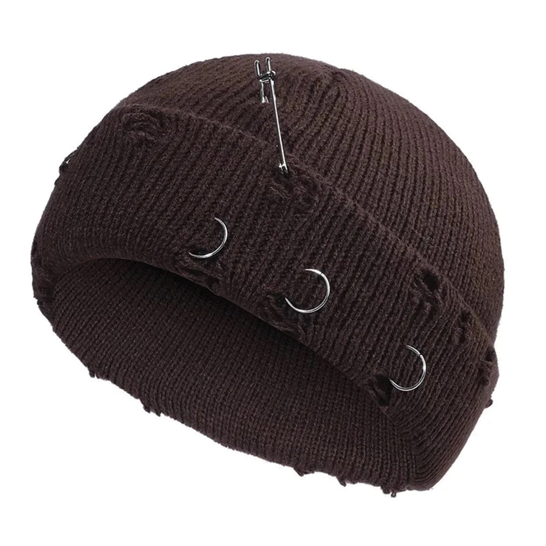 Bonnet Distress En Coton Riot Avec Anneaux Métalliques Pour Un Style Rebelle Disponible En Neuf Coloris