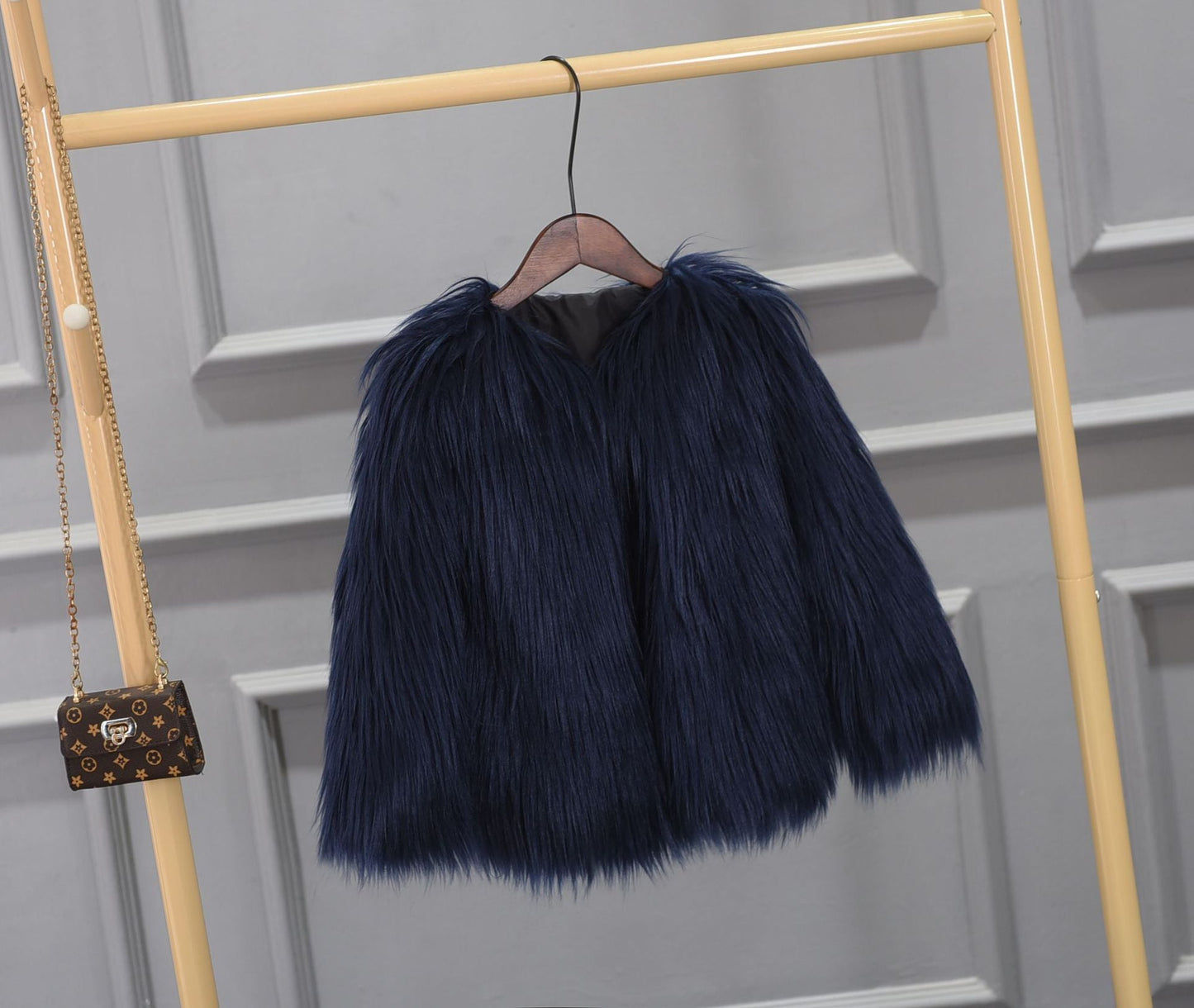 Damen Luxuriöser Kunstpelzjacke mit voluminösem Kragen Amawinc