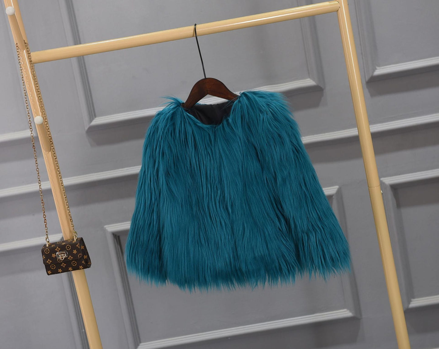 Damen Luxuriöser Kunstpelzjacke mit voluminösem Kragen Amawinc