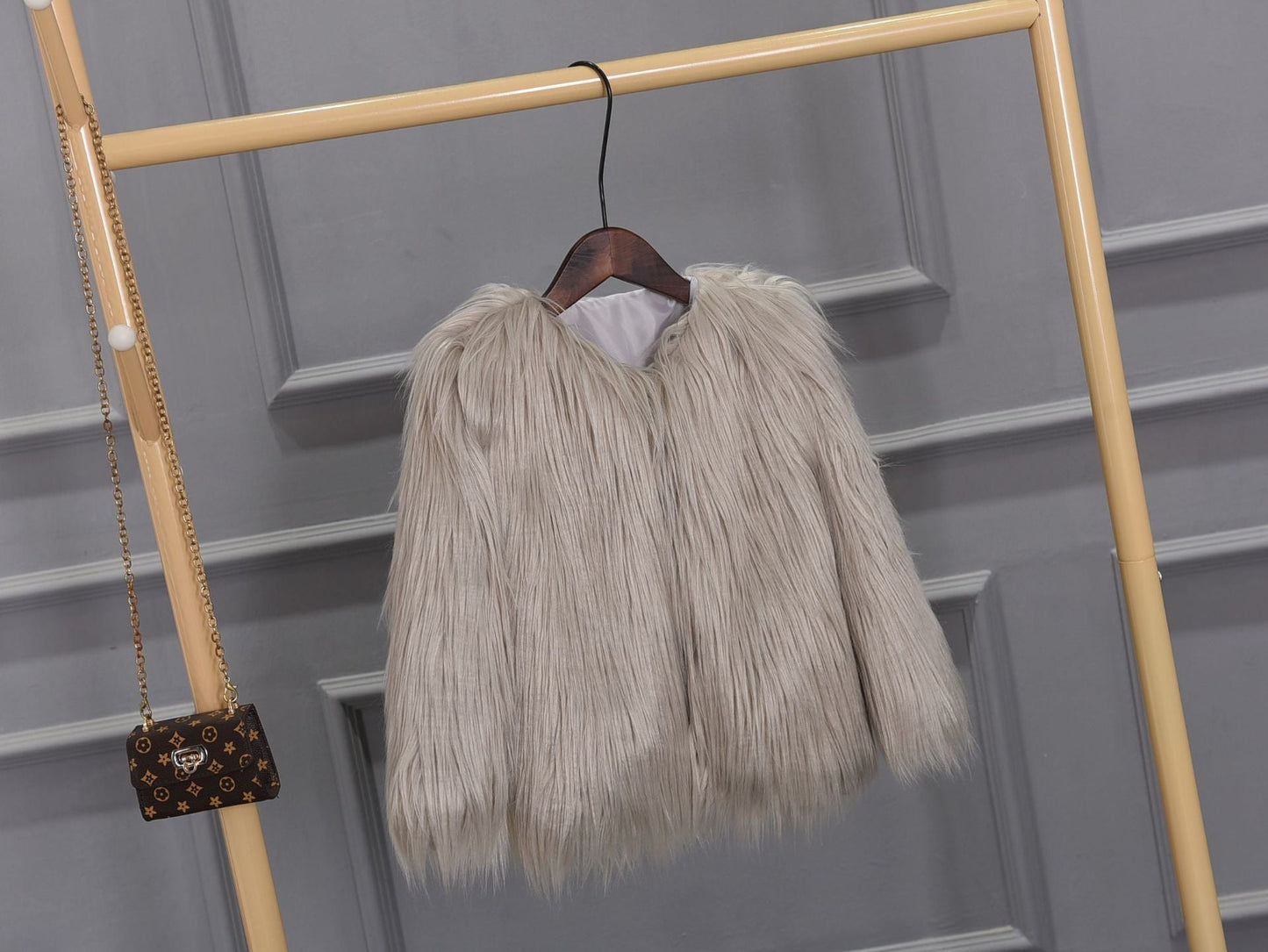 Damen Luxuriöser Kunstpelzjacke mit voluminösem Kragen Amawinc