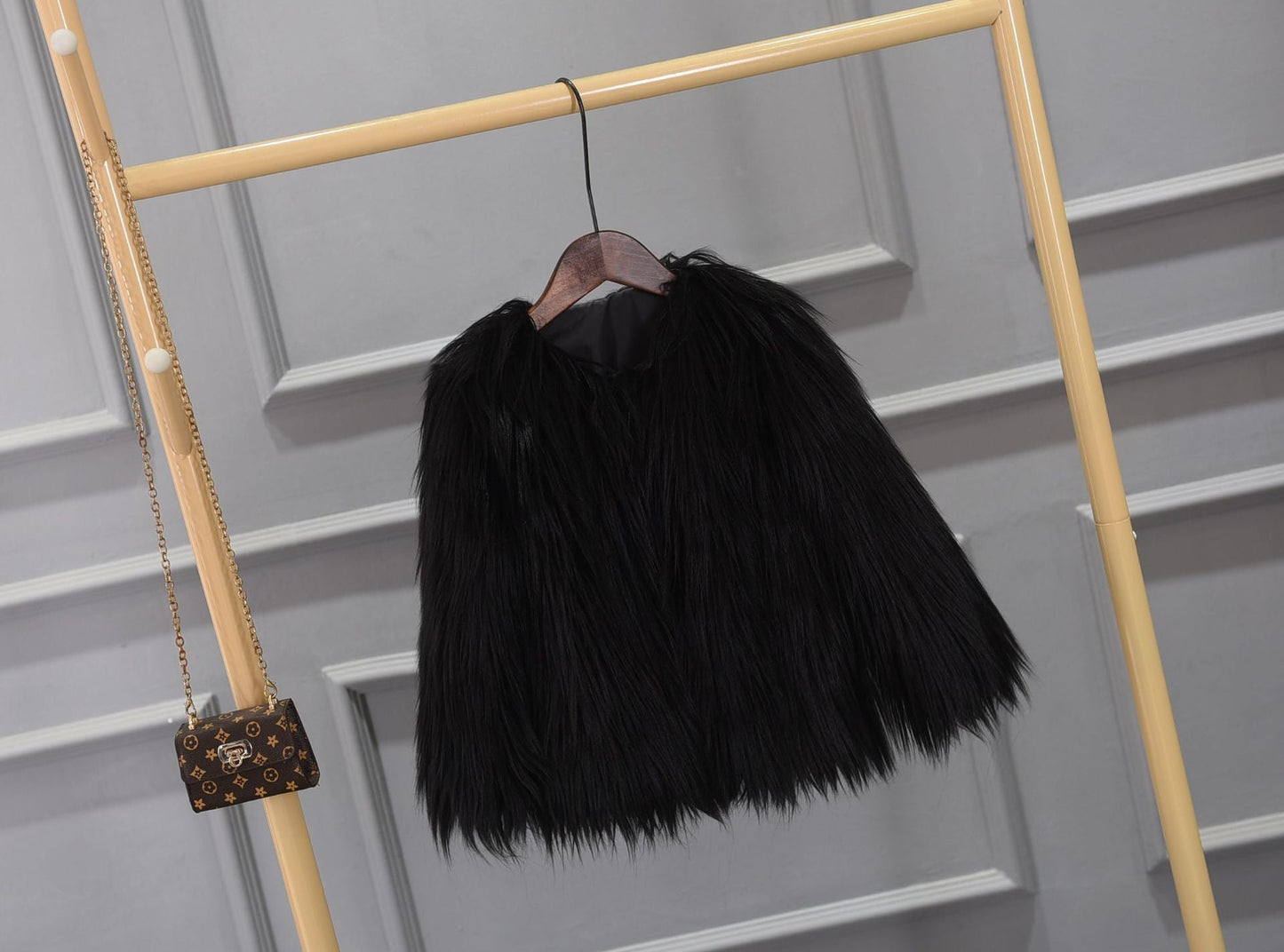 Damen Luxuriöser Kunstpelzjacke mit voluminösem Kragen Amawinc