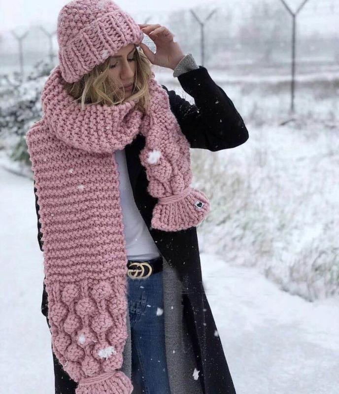 Damen Kuscheliger, handgefertigter Strickschal mit modischem Zopfmuster und extra weitem Design Amawinc