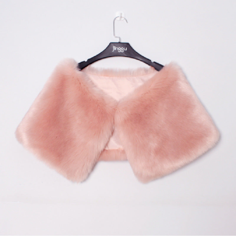 Damen Eleganter Pelzüberwurf mit weichem, voluminösem Design Amawinc