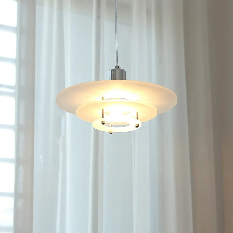 Moderne UFO-förmige Vintage-Pendelleuchte