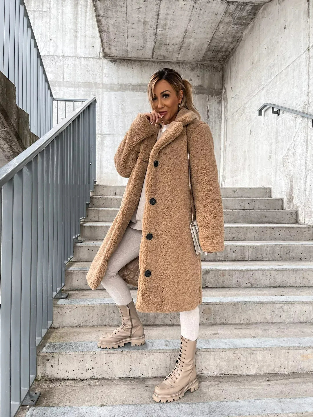 Emma Manteau Trench Peluche Élégant Pour Femme Chaud et Confortable Idéal Pour Journées Froides Hivernales