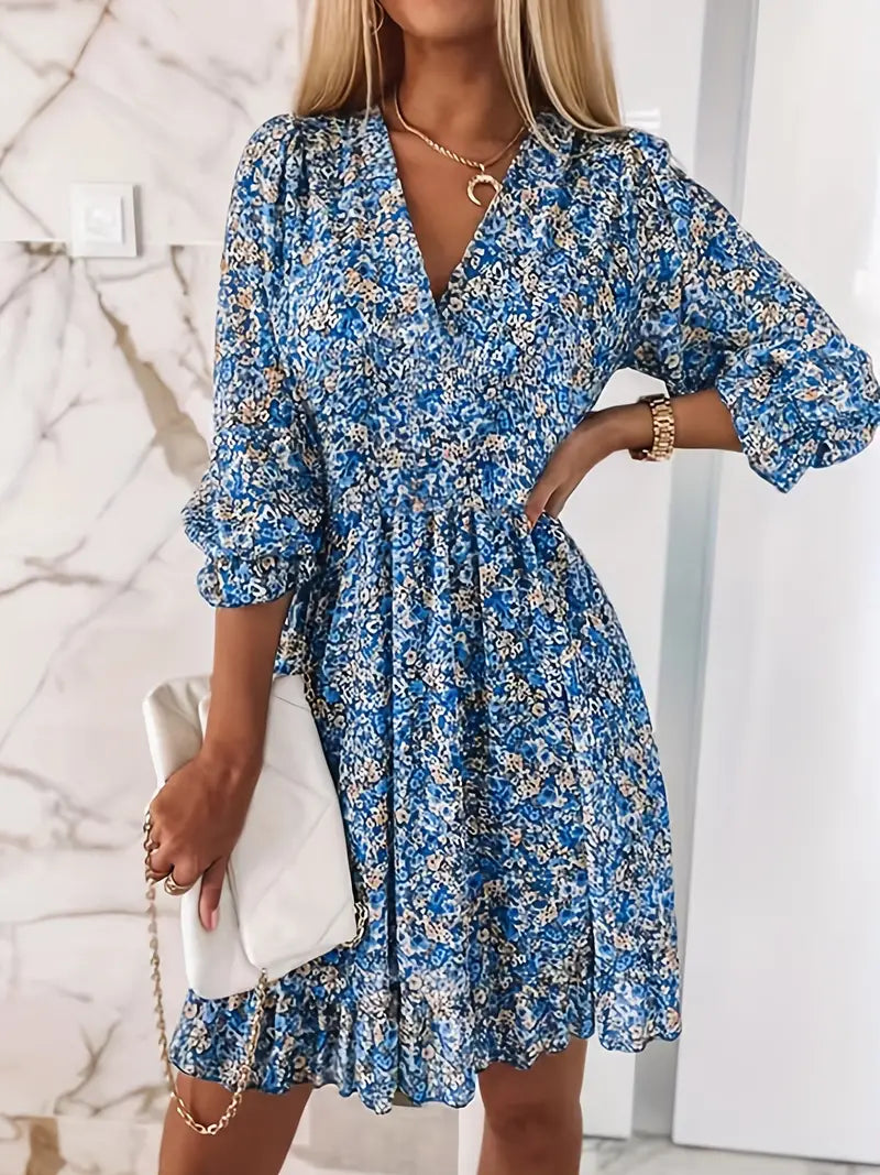 Davina Kleid mit geraffter Taille, Blumendruck und Frühlingsblüten
