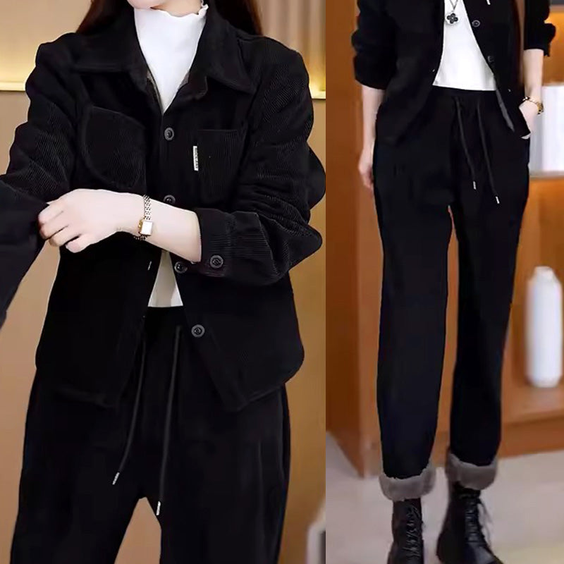 Damen Winterkostüm: Jacke und Hose im Vintage-Stil von Hellena