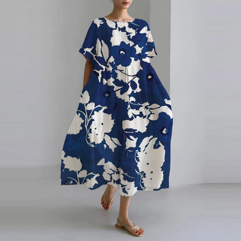 Elegantes Julia Kleid: Rundhals, modische Schnittführung