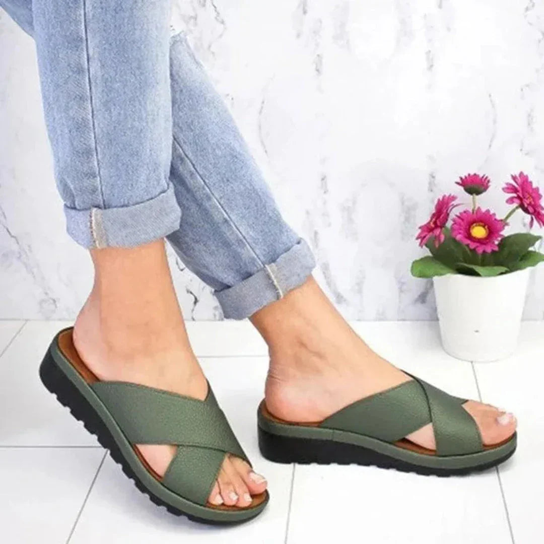 Sandales À Enfiler Croisées Alex En Faux Cuir Texturé Avec Semelle Plateforme Rembourrée