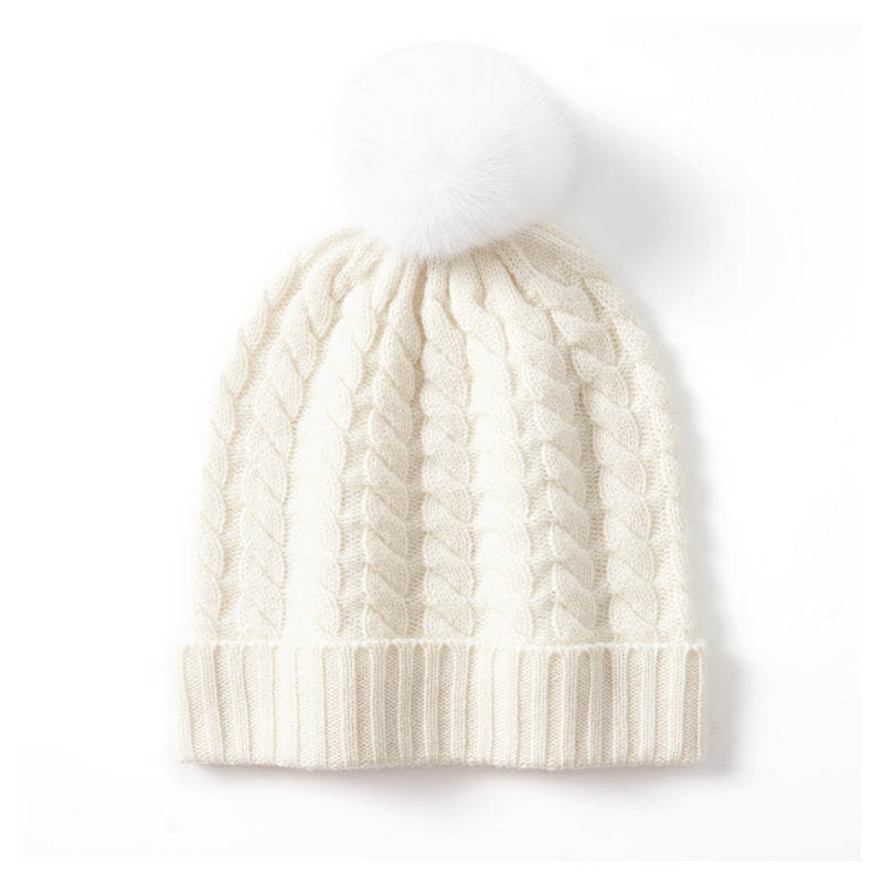 Bonnet Tricot Cable Alpin Avec Grand Pompon En Fourrure Synthétique Et Mélange De Laine Neutre